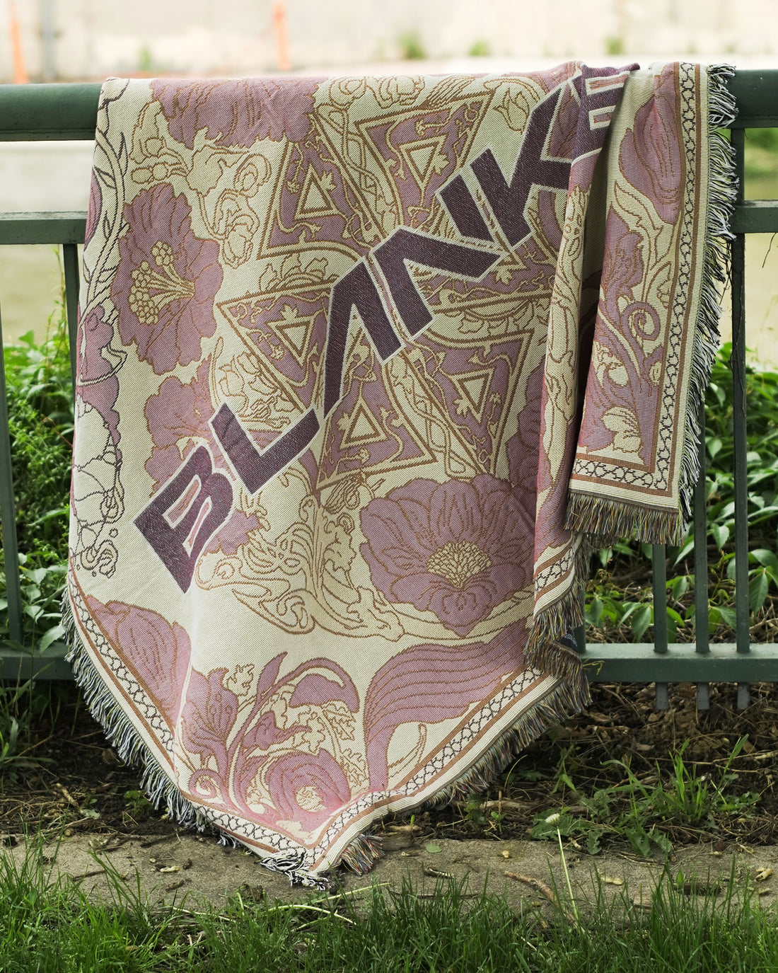 BLANKE FLORA KNIT BLANKET