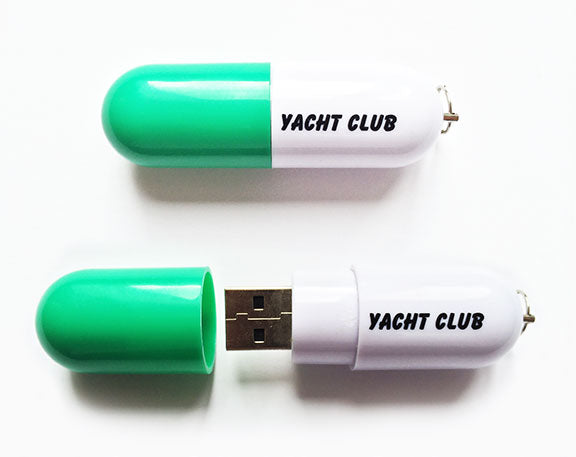 YACHT CLUB - Burnt Cream - USB Pill